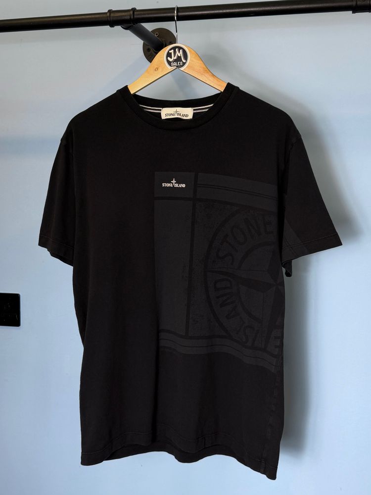 Large Stone Island Black Graphic Big Print T-Shirt obraz 1