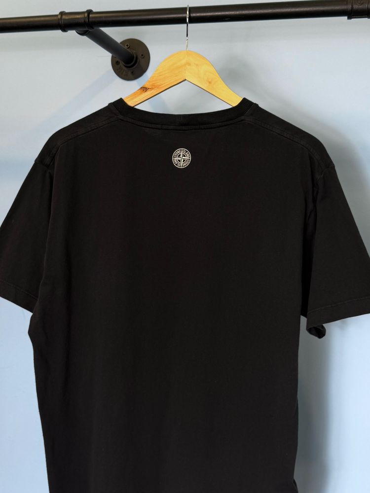 Large Stone Island Black Graphic Big Print T-Shirt obraz 5