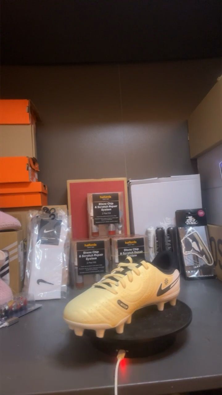 Jr Legend size 3uk football boots 