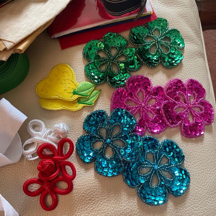 Assorted Appliques, Fabric Tapes & Trimmings Sewing Craft Destash in Mini Cardboard Suitcase Box 3