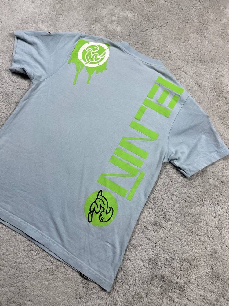 El Niño Light Blue Graphic T-Shirt 8