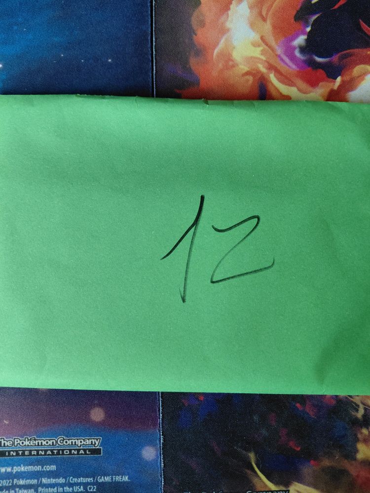 4 cartas + 3 numeradas + Auto o Parche