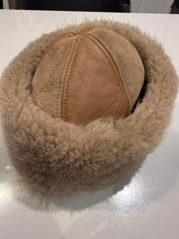 Immagine di Brown Shearling Fur Hat 1