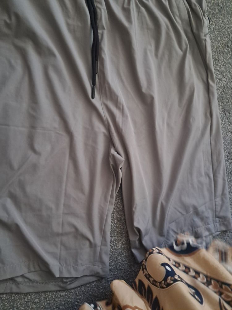 Nike Men'S Grey And Dark Grey Hooded Jacket And Shorts Set 4