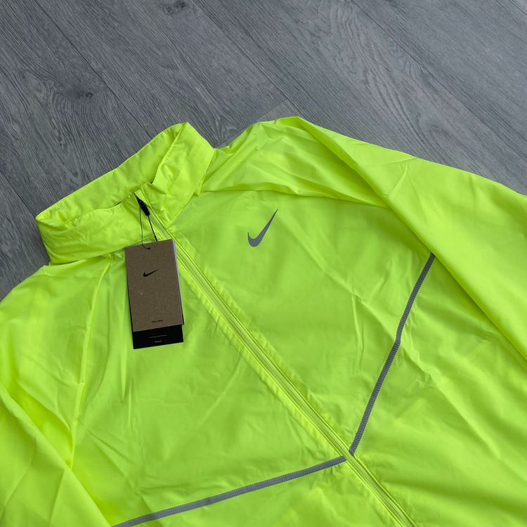 Nike Repel UV Windbreaker Running Jacket and 7" Challenger Shorts - Volt image 3