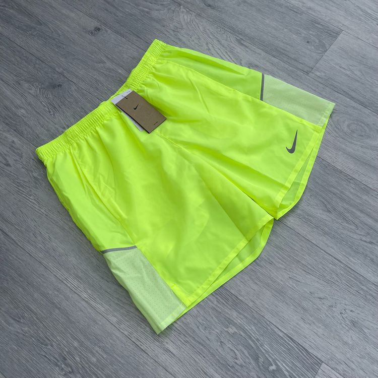Nike Repel UV Windbreaker Running Jacket and 7" Challenger Shorts - Volt image 6