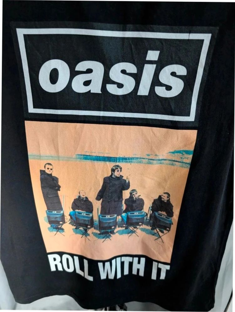 Immagine di Official Oasis Roll With It Black Graphic Band T Shirt Medium UK 10 12 Organic Cotton 2