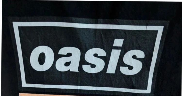 Immagine di Official Oasis Roll With It Black Graphic Band T Shirt Medium UK 10 12 Organic Cotton 9