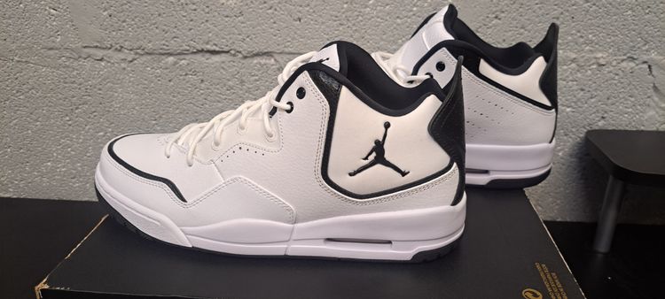 Jordan Courtside 23 White UK 12 EUR 47.5 Brand New Half Box image 3