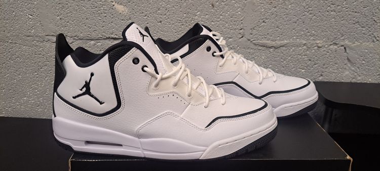Jordan Courtside 23 White UK 12 EUR 47.5 Brand New Half Box image 1