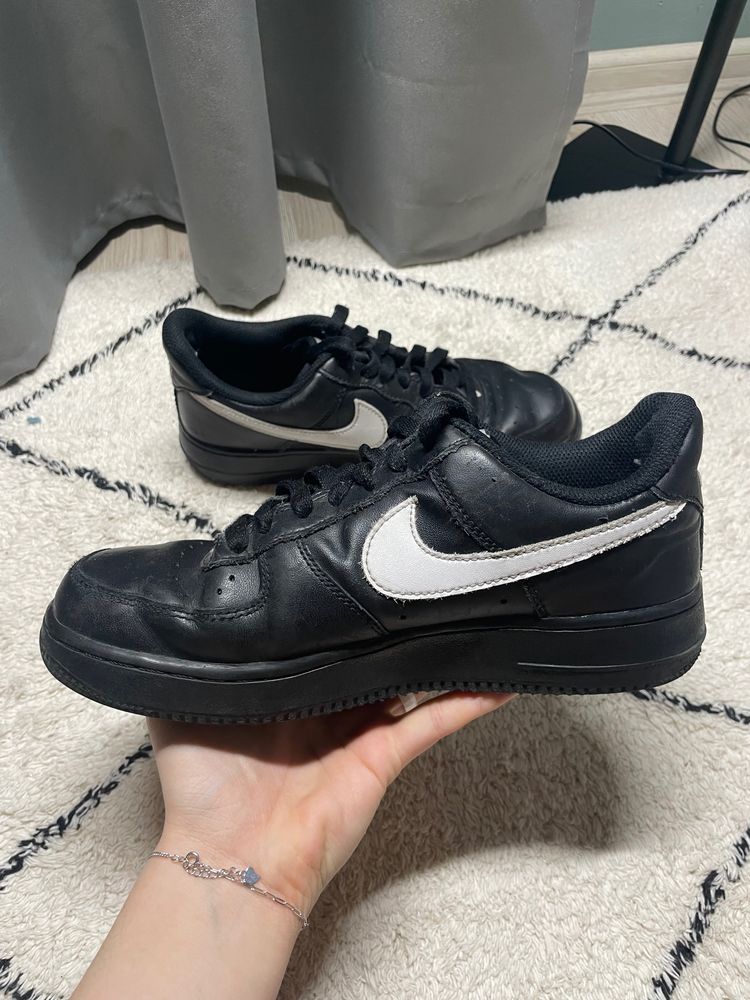 Nike Nike Black Sneakers With White Swoosh product image