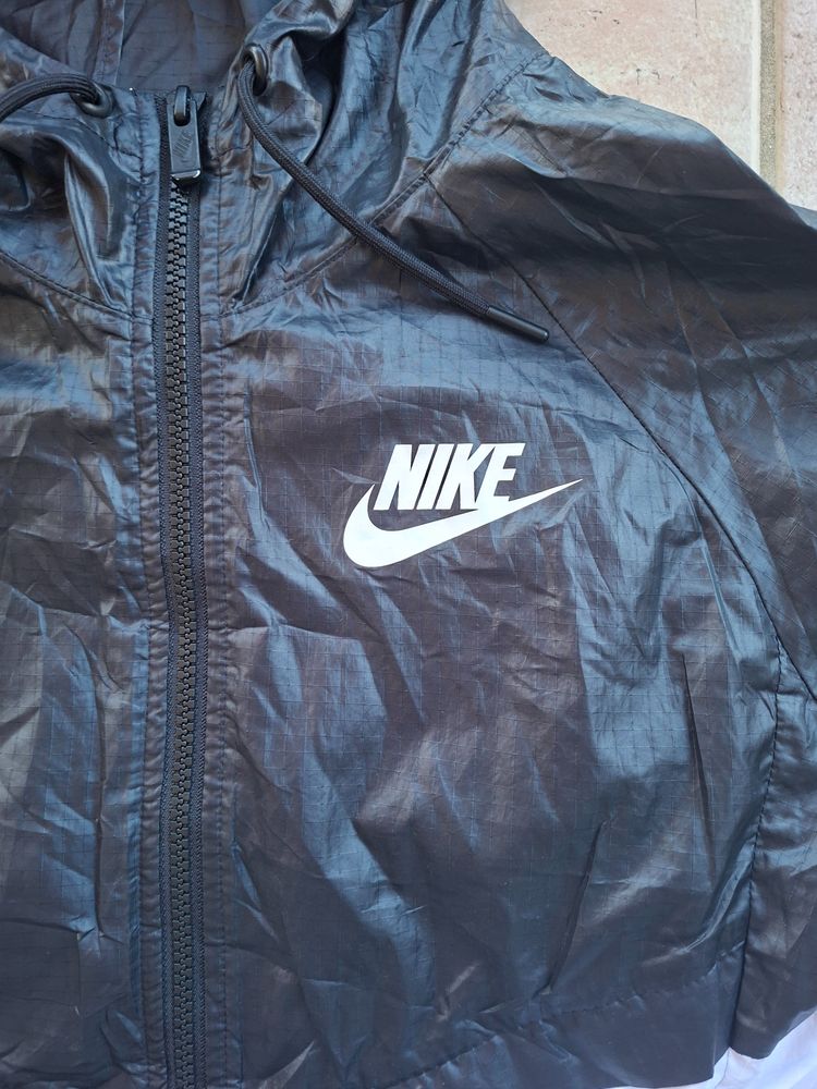 Nike Black And White Hooded Windbreaker Jacket obraz 5