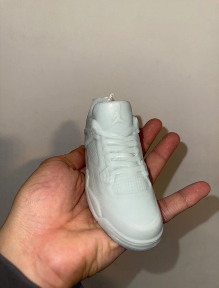 Air Jordan 4 Sneaker Candle