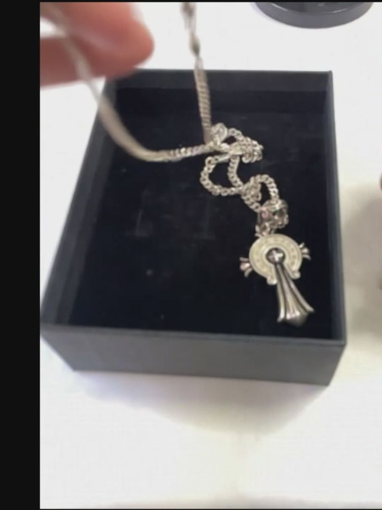 Necklace obraz 1