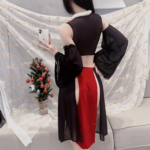 Immagine di Red And Black Two-Piece Outfit With Sheer Sleeves And Skirt 3