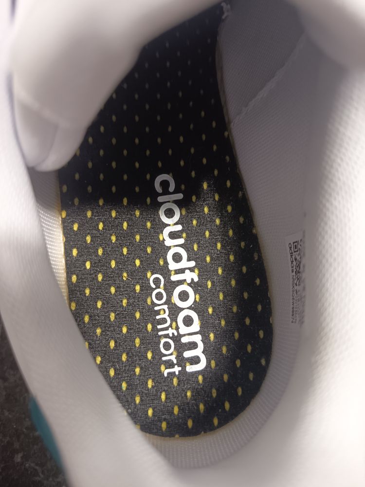 Adidas Advantage White Sneakers 4