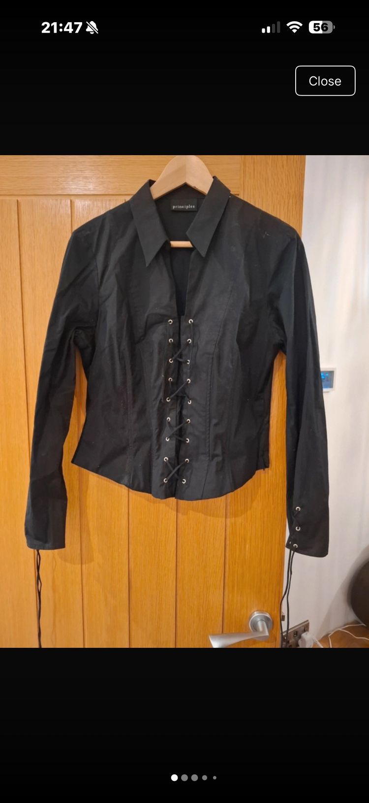 Immagine di Black Long Sleeve Shirt With Corset Lace-Up Front 1