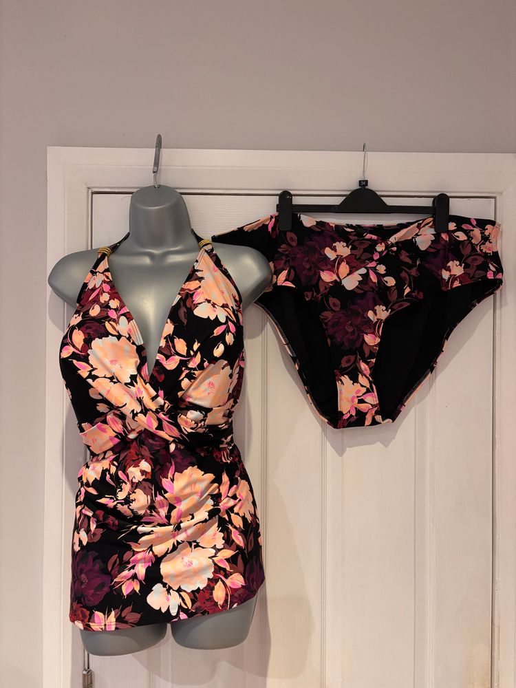Size 30 Floral print swimwear set with shaping tankini top and briefs