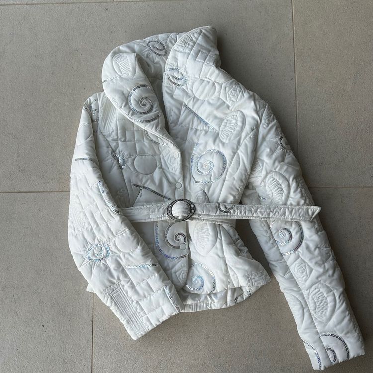White Quilted Jacket With Belt specio  2
