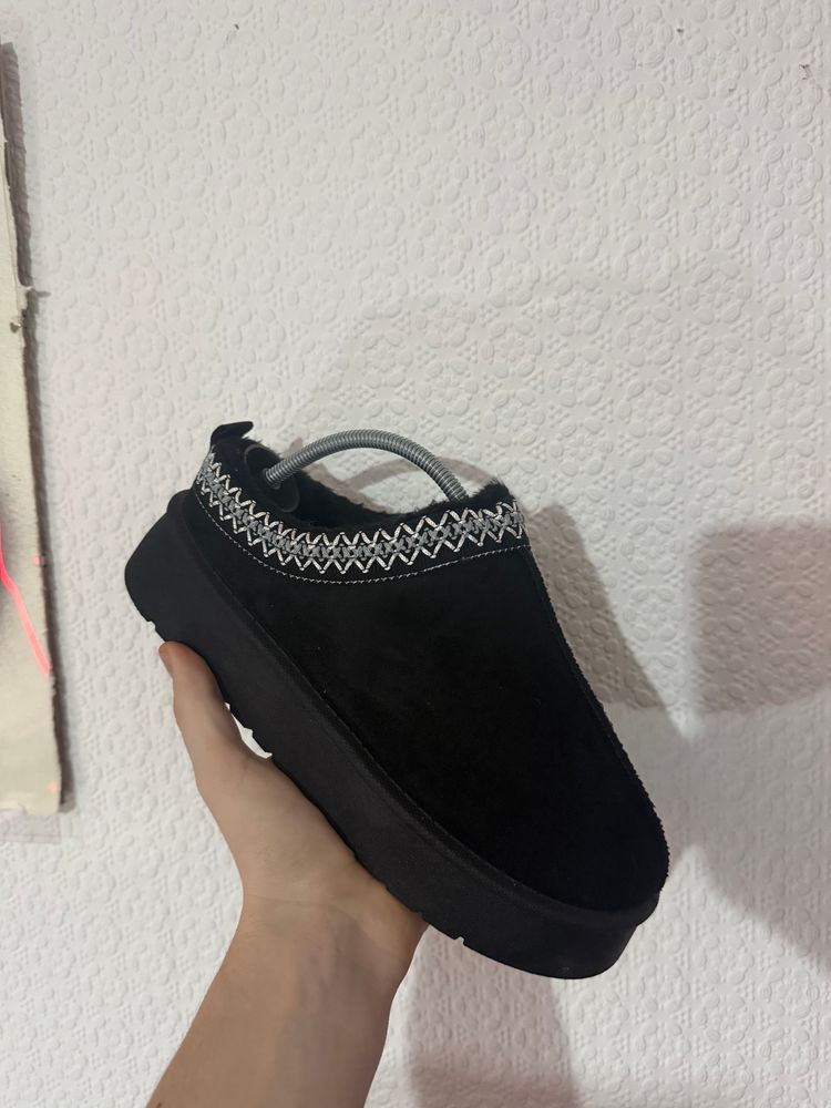 Black Ugg Style Slipper