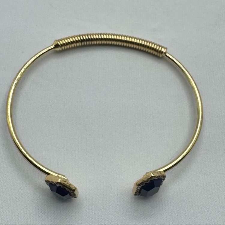 Gold-Tone Open Bangle Bracelet With Blue Gemstone And Rhinestones obraz 4