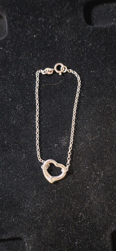 £17) 925 sterling Silver Heart Charm Bracelet