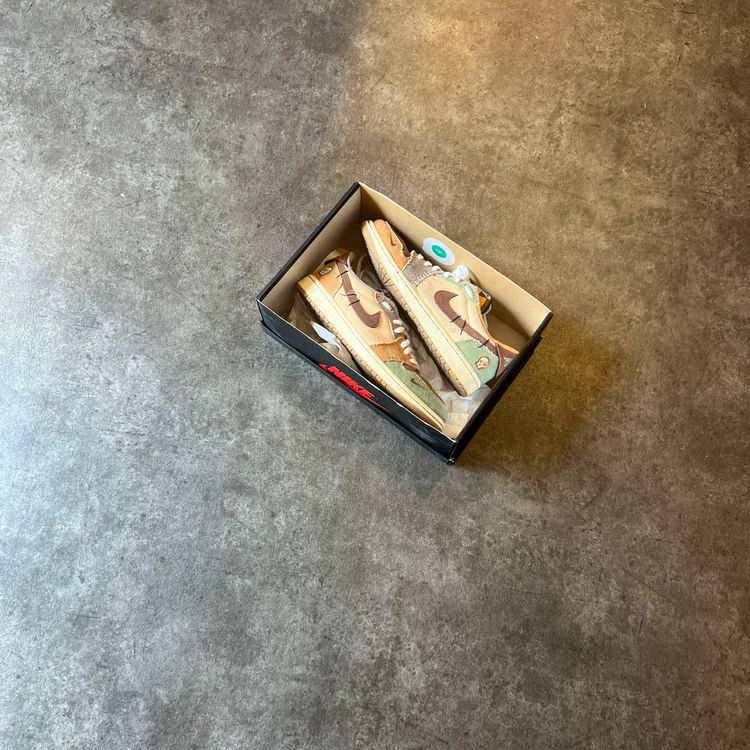 Jordan 1 Retro Low OG Zion Williamson Voodoo Taglia 40.5 (Usato)