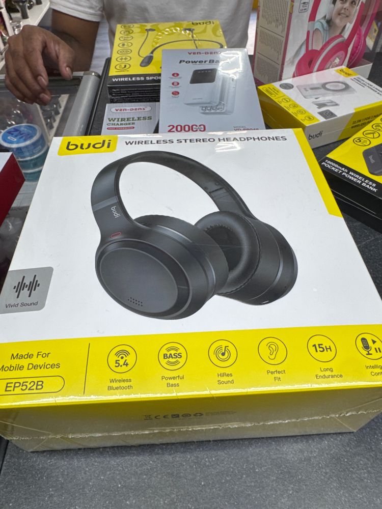 1-ONE Budi wireless stereo headphones product image