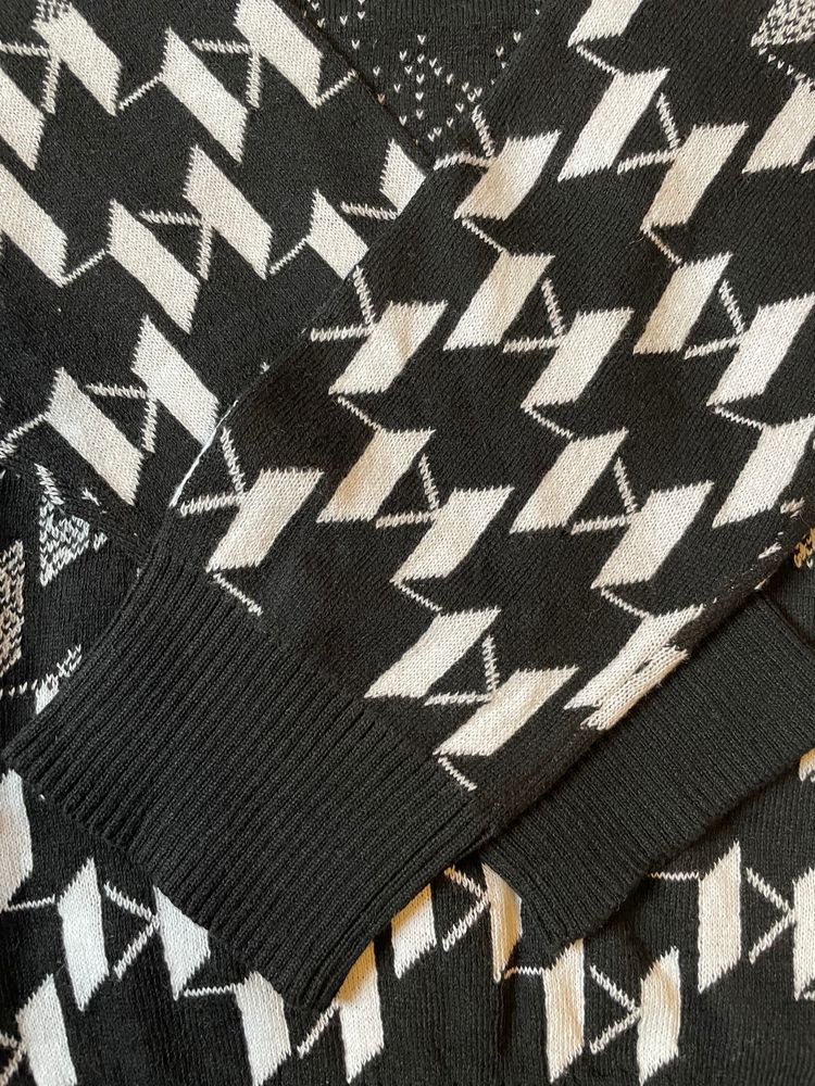 Karl Lagerfeld Black Patterned Sweater 5
