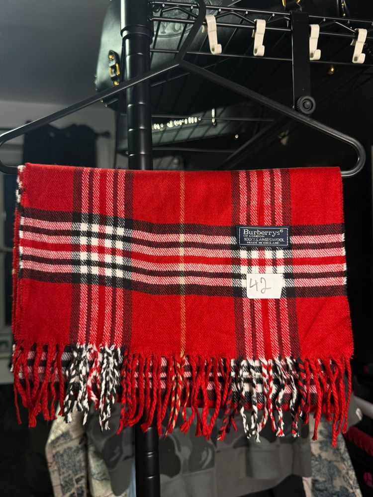 #42 £200RRP Red Vintage Burberry Scarf Lambswool