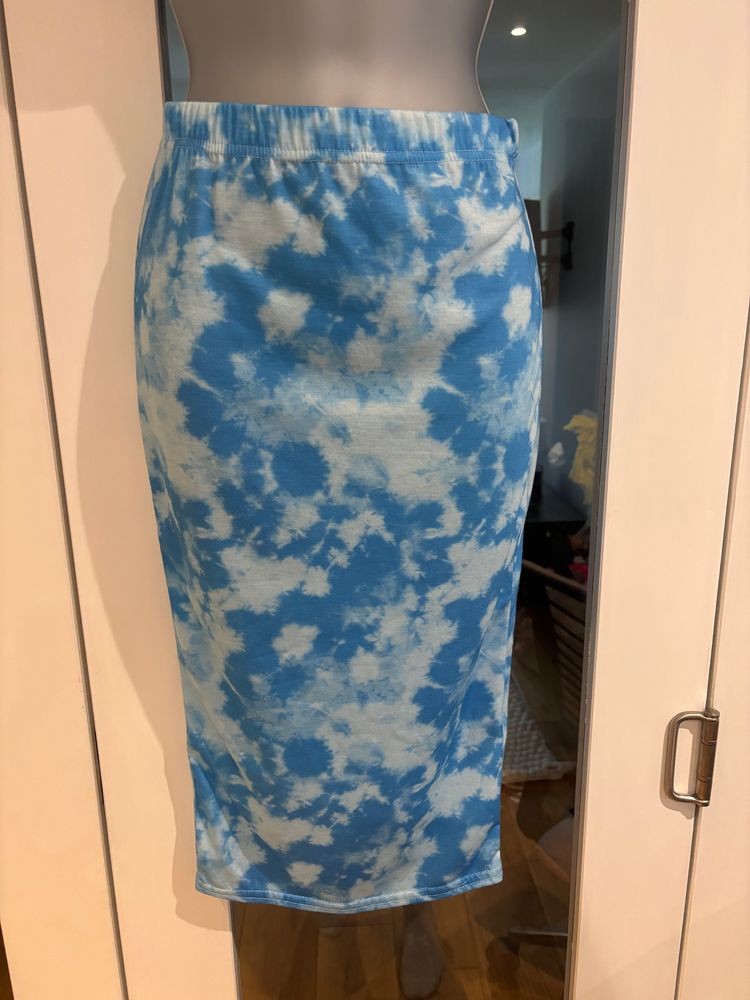blue tie-dye midi skirt