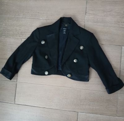 black cropped blazer jacket