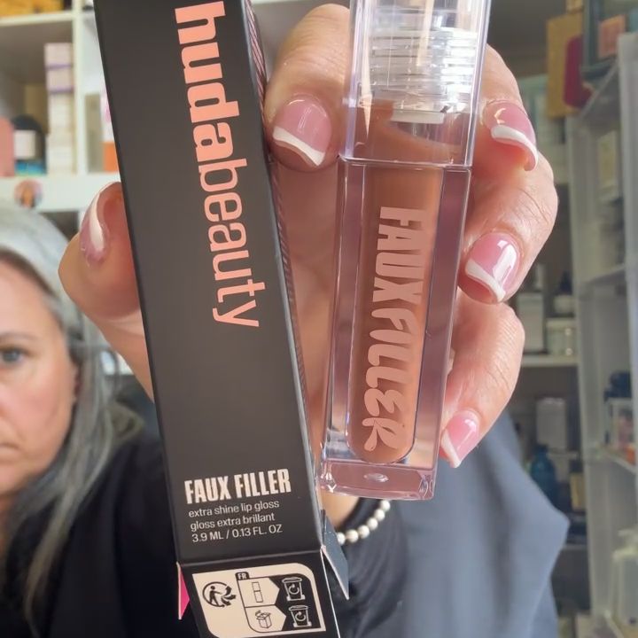 Huda Beauty Huda Beauty Faux Filler Extra Shine Lip Gloss - Makeup product image