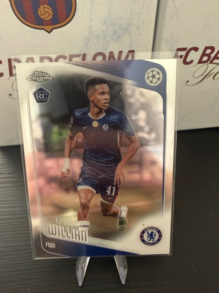 Topps Estevao RC base product image
