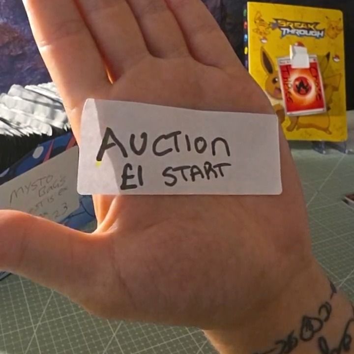 On Running £1 Auctions item on stand on screen product image