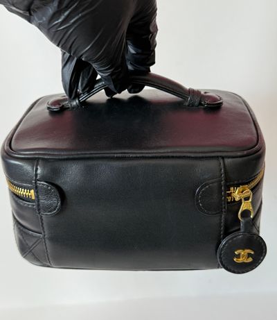 Pre-Owned Chanel Vanity CC Bag