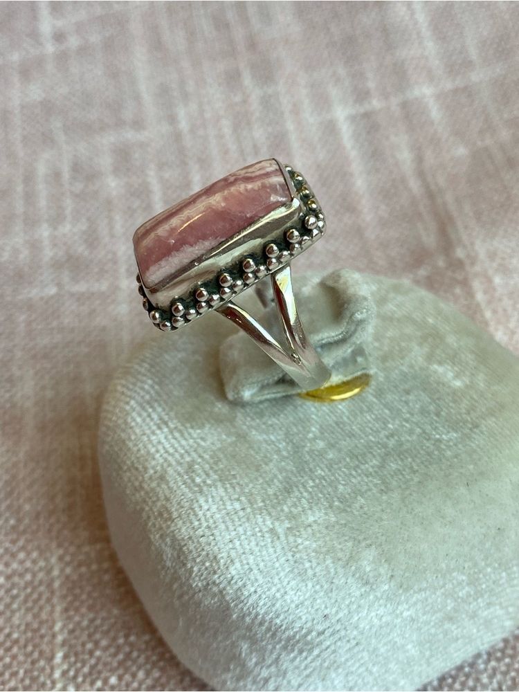 Silver Ring With Rectangular Pink Stone imagen 3