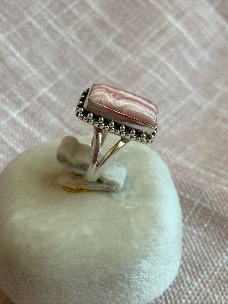 Silver Ring With Rectangular Pink Stone imagen 4
