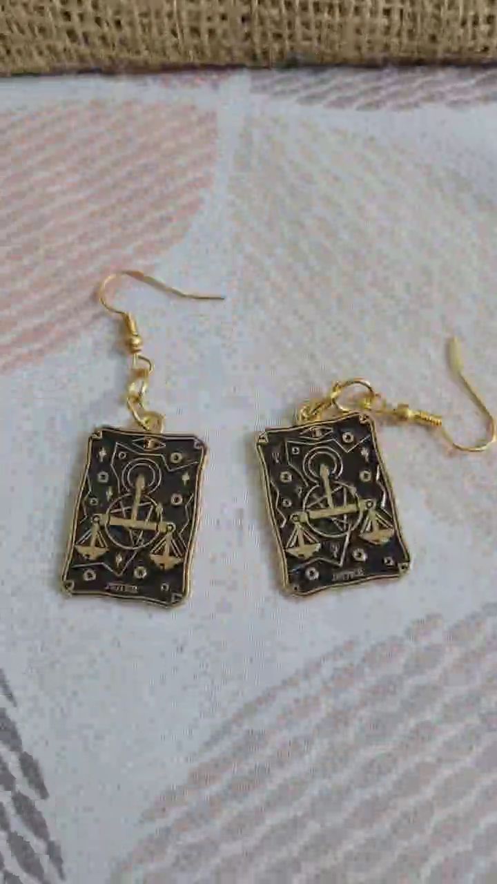 Immagine di Tarot Card Earrings  1