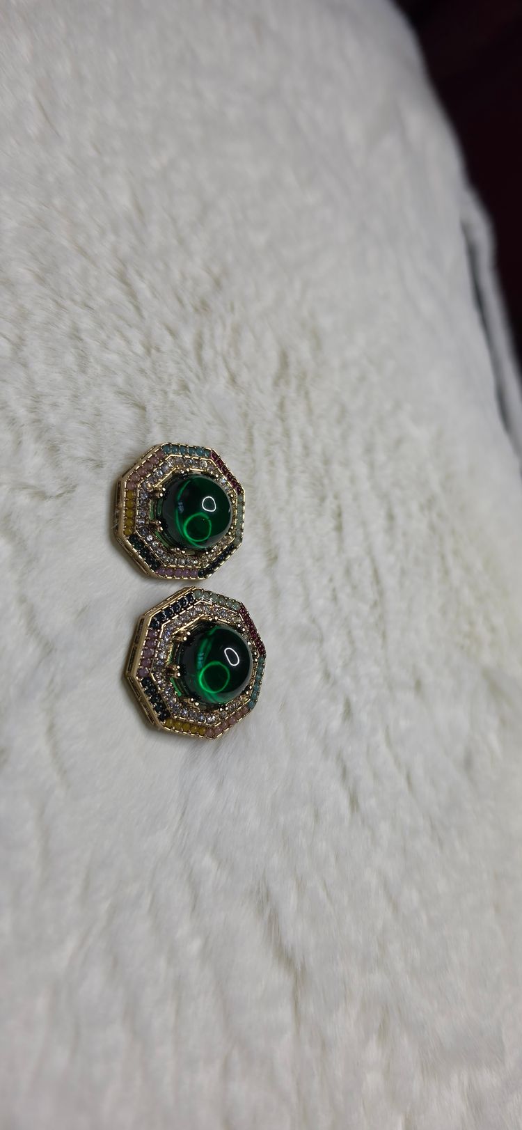 Green Stone Stud Earrings imagen 3