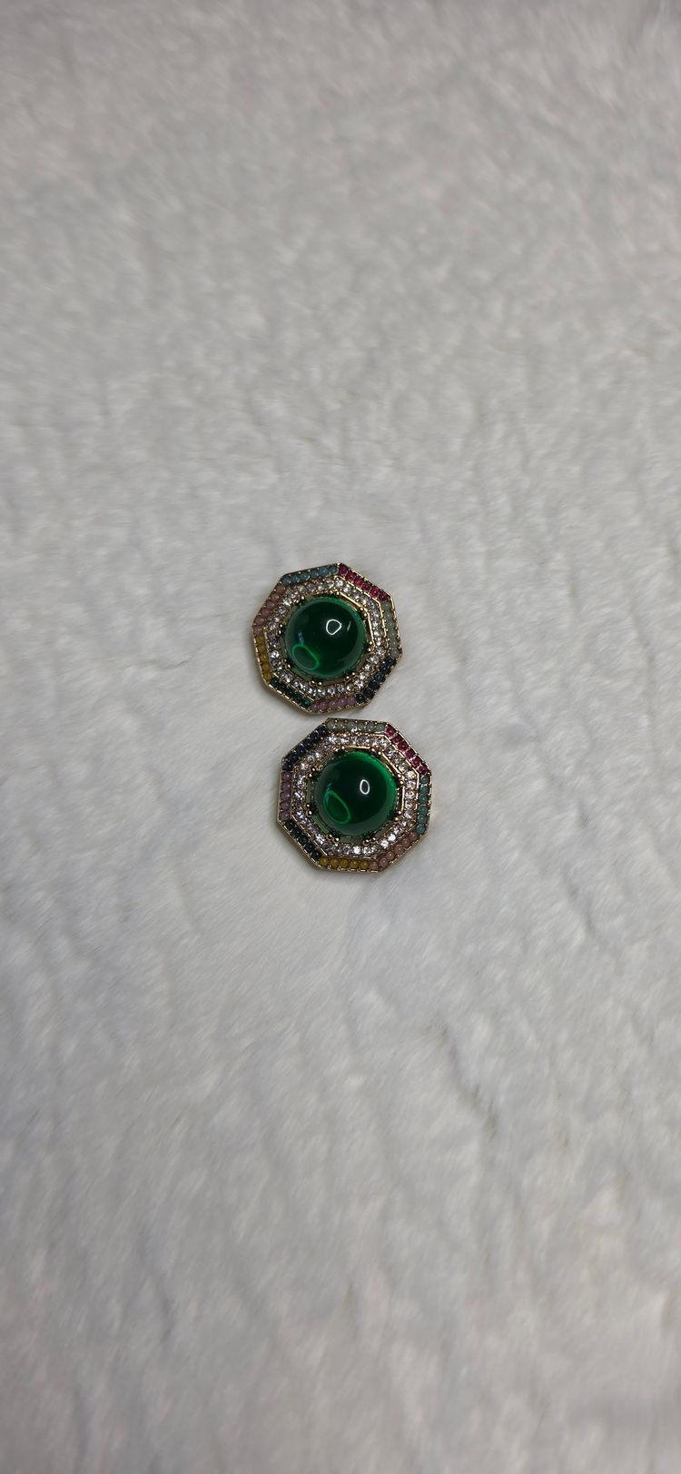 Immagine di Green Stone Stud Earrings 1