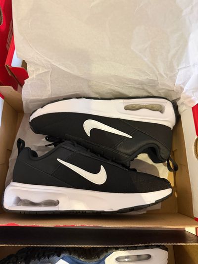 Nike Women's Intrik-Lite
