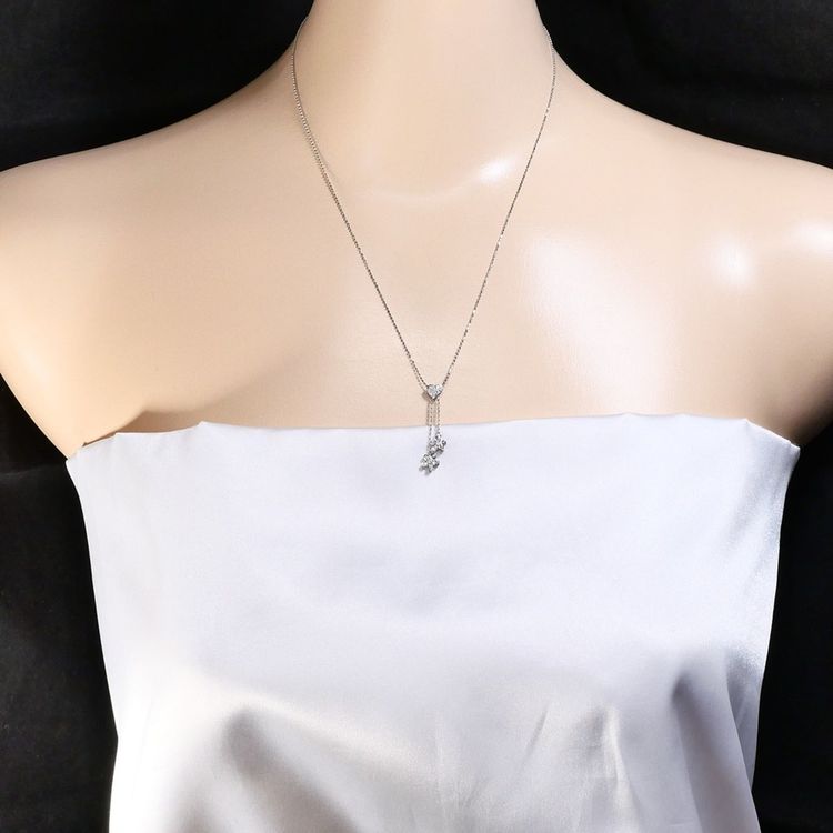 K18 White Gold Necklace With Heart And Flower Charms obraz 3