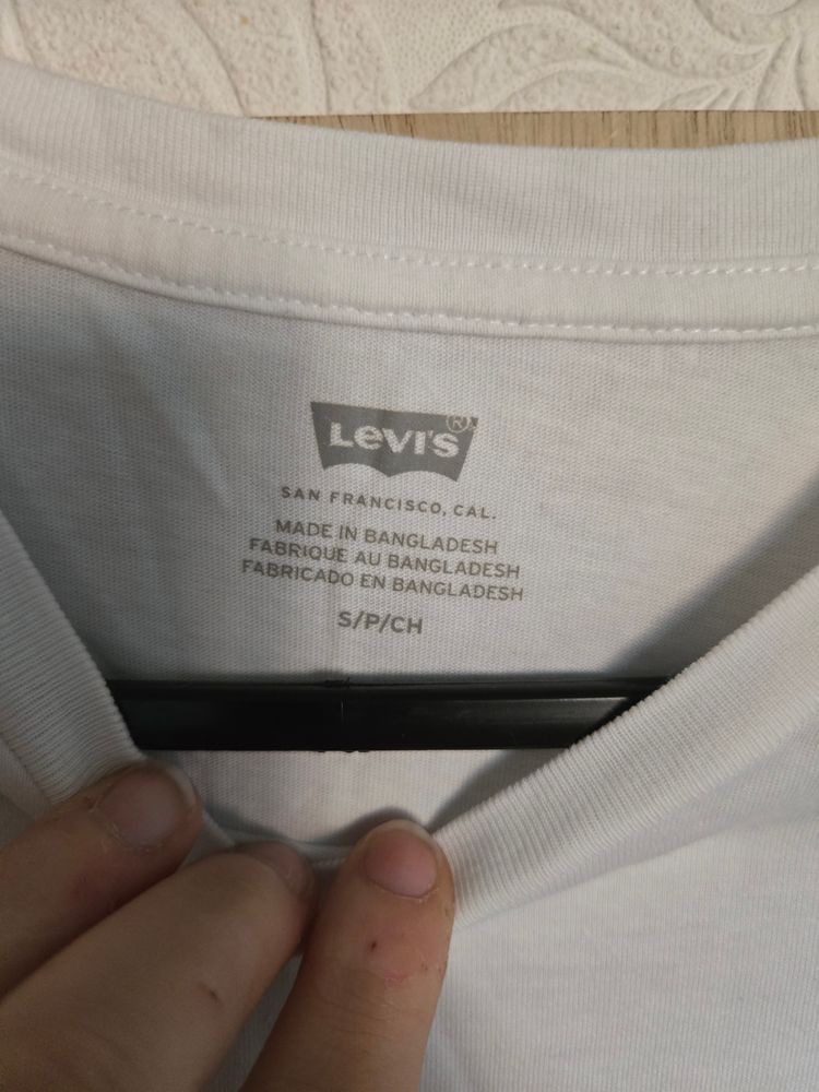 Levi's white shirt 2
