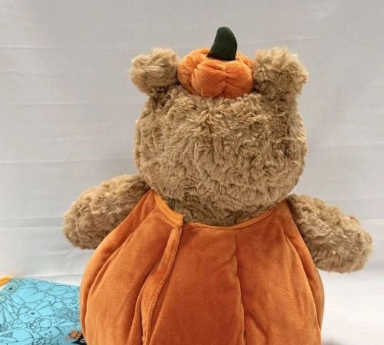 Plush Teddy Bear In Pumpkin Costume imagen 2