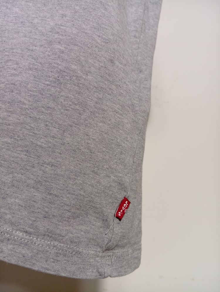 Levi'S Grey T-Shirt 2