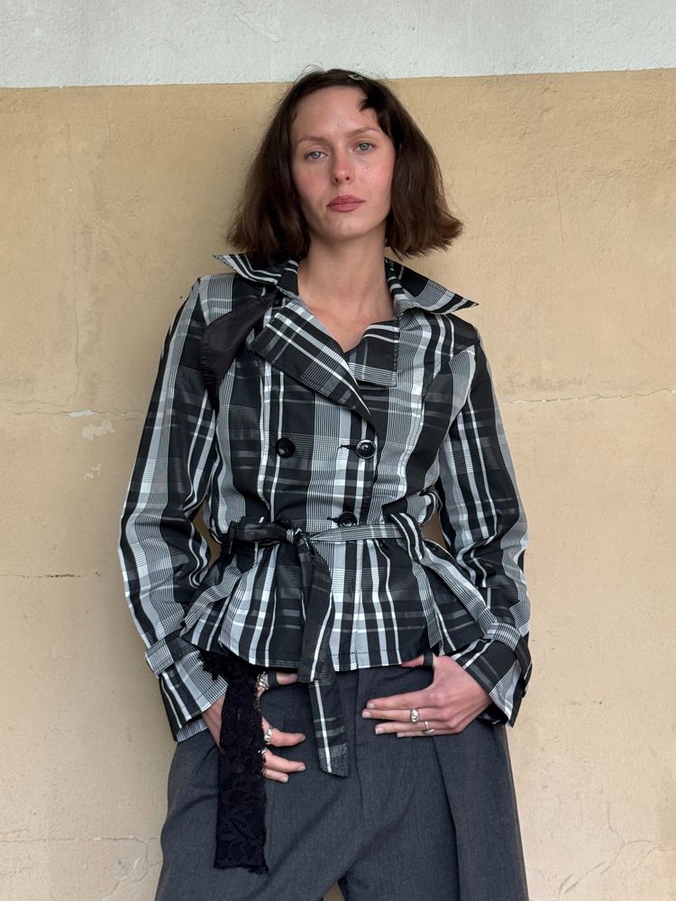 black and white plaid belted jacket obraz 3