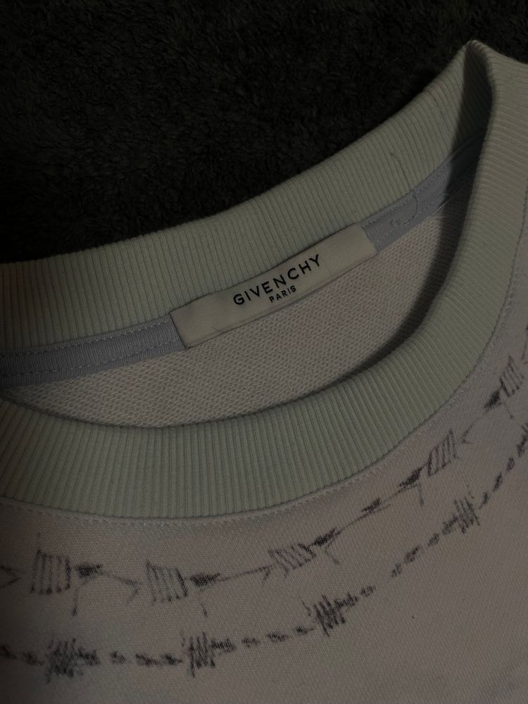 Givenchy Sweatshirt 3