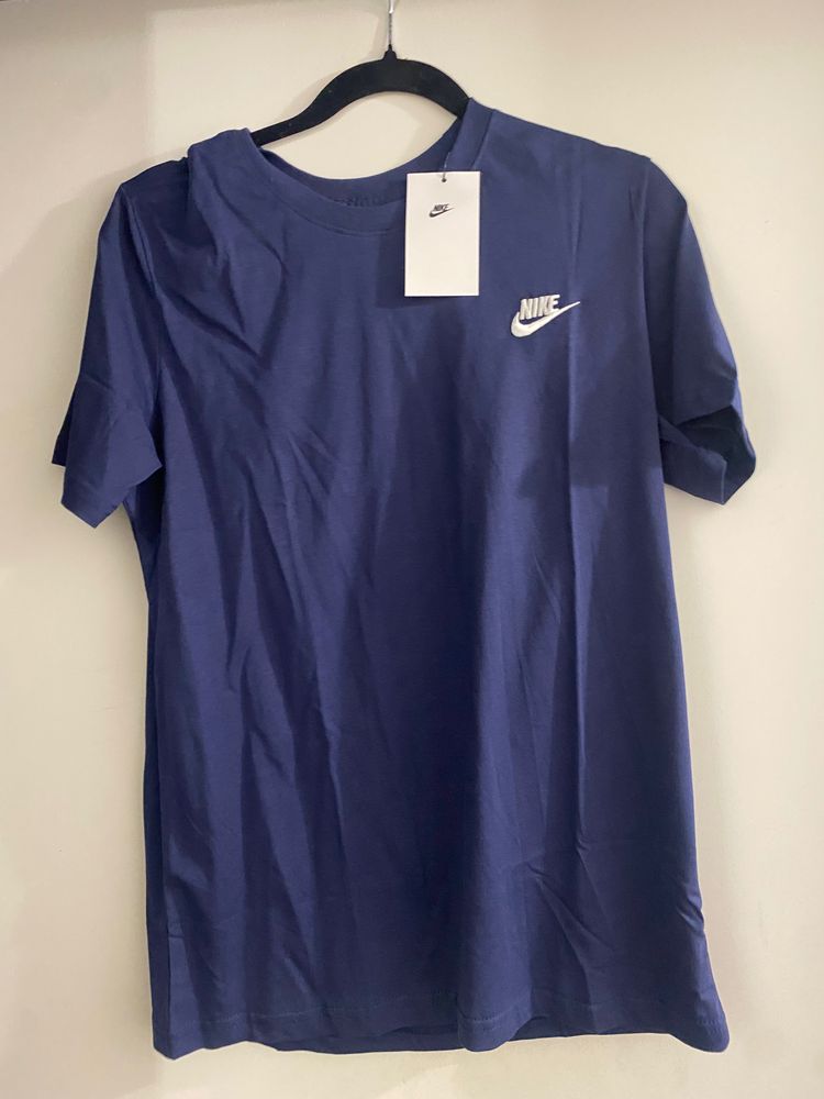 Nike blue t-shirt size small
