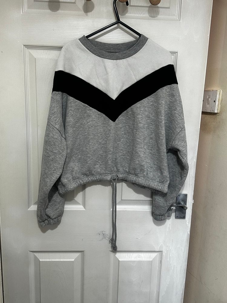 Primark Primark Grey And White Sweatshirt With Black Chevron product image